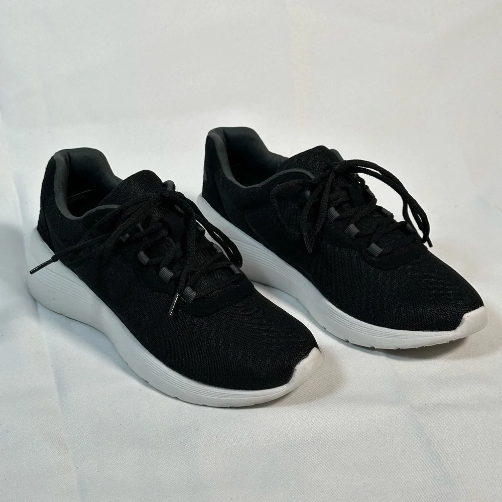 Easy Spirit Women's Black and White Running Shoes Size 6